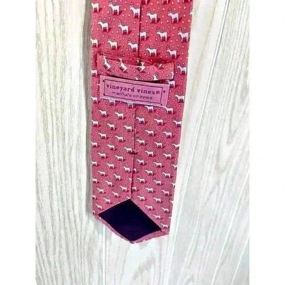 Vineyard Vines Pink Democratic Donkey Uncle Sam Tie 100% Silk Martha’s Vineyard - Picture 5 of 5